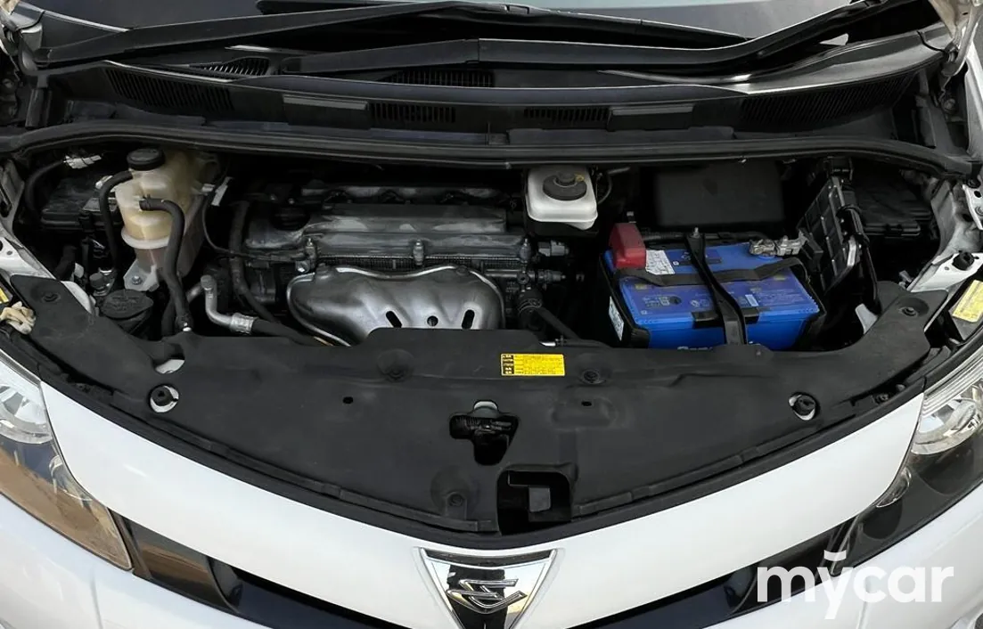 Toyota Estima 2013