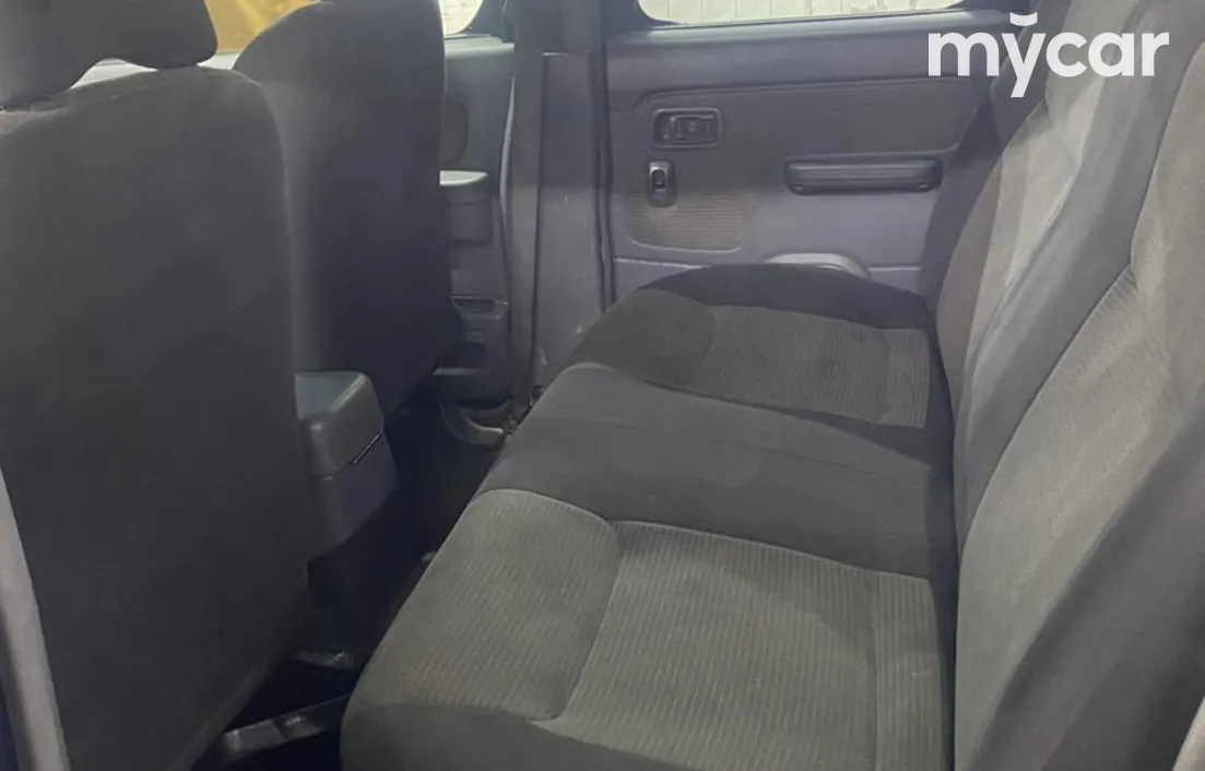 Nissan NP300 2012