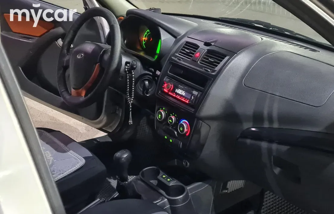 LADA Kalina 2015
