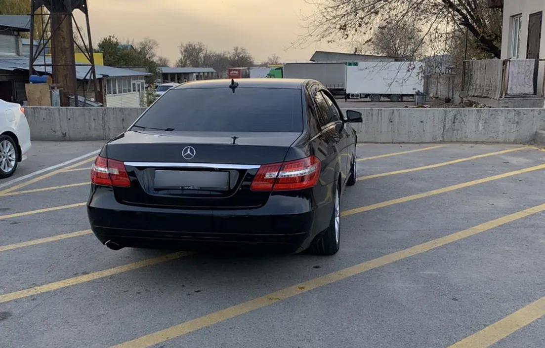Mercedes-Benz E-Класс 2011