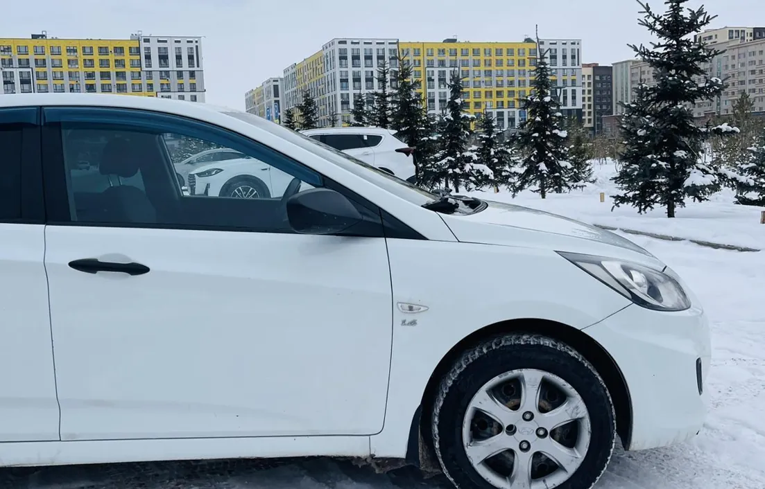 Hyundai Accent 2012