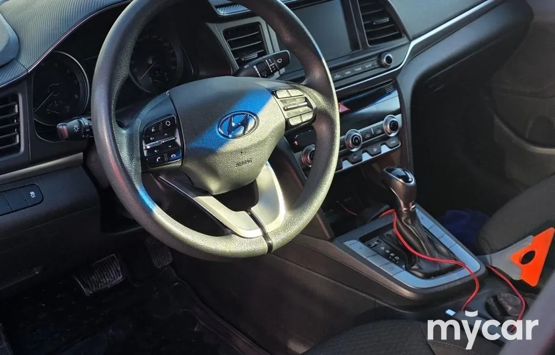 Hyundai Elantra 2019