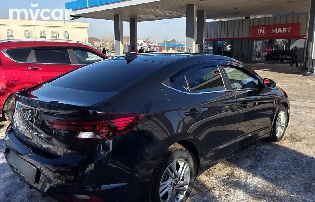 Hyundai Elantra 2019