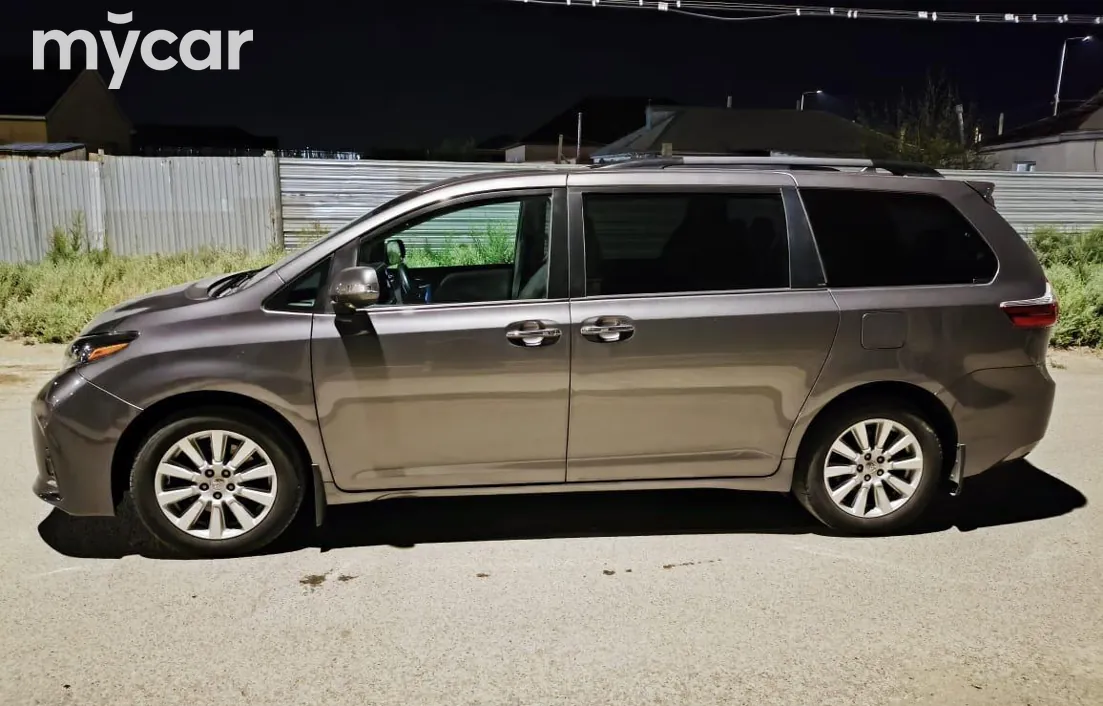 Toyota Sienna 2017