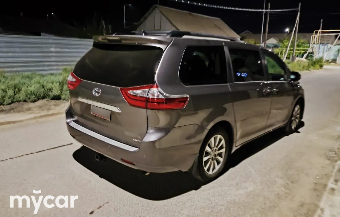Toyota Sienna 2017