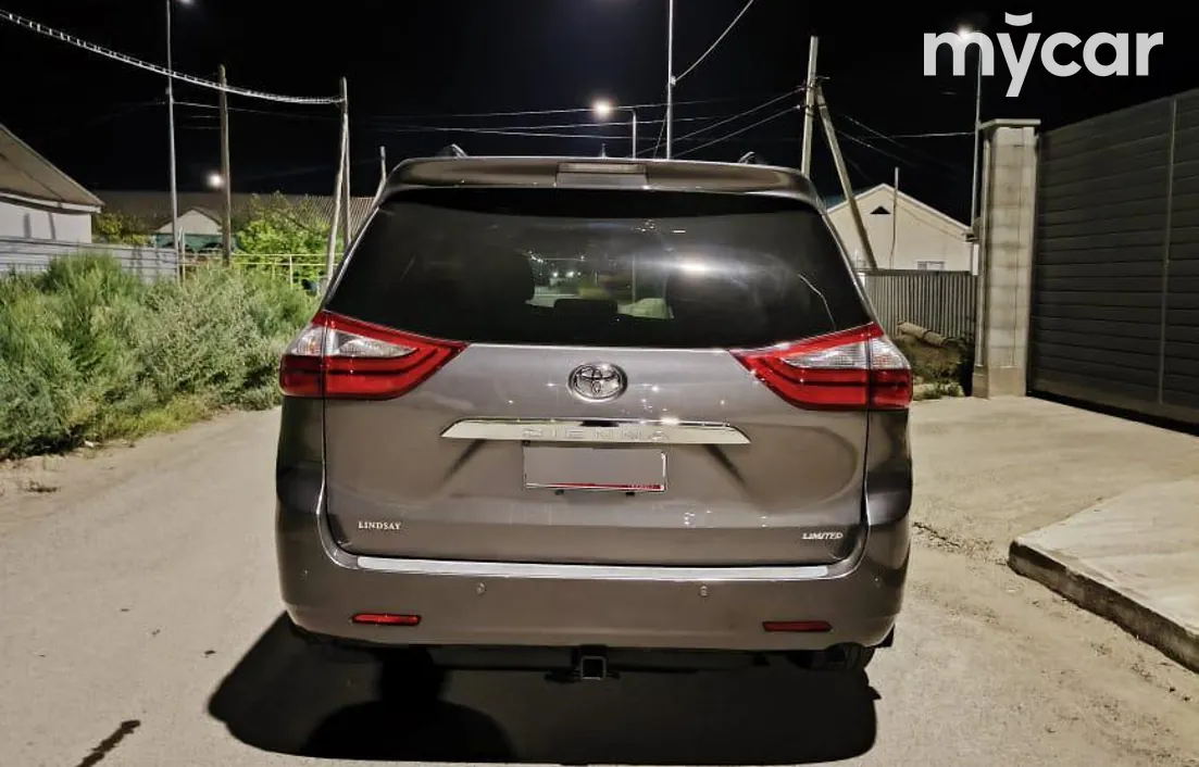 Toyota Sienna 2017