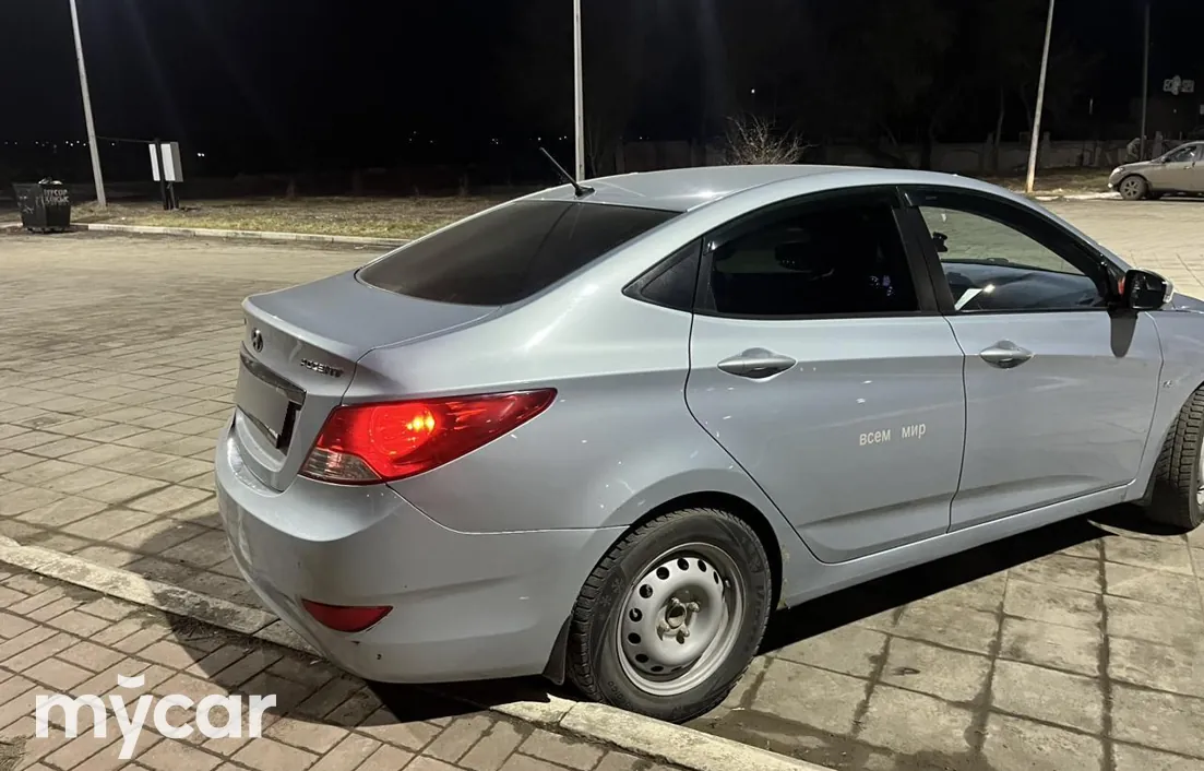 Hyundai Accent 2013