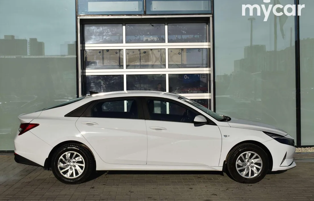 Hyundai Elantra 2022