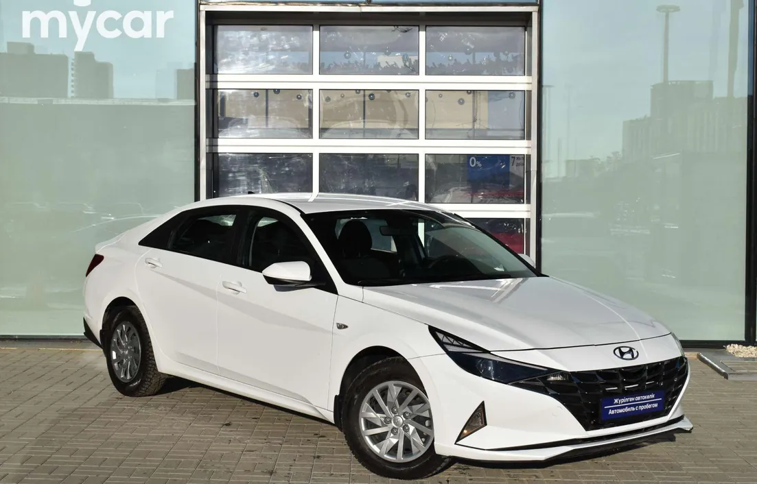 Hyundai Elantra 2022