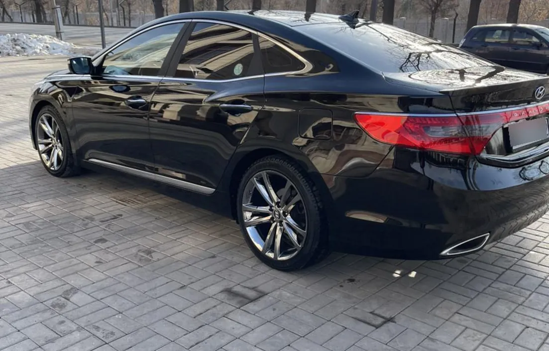 Hyundai Grandeur 2012