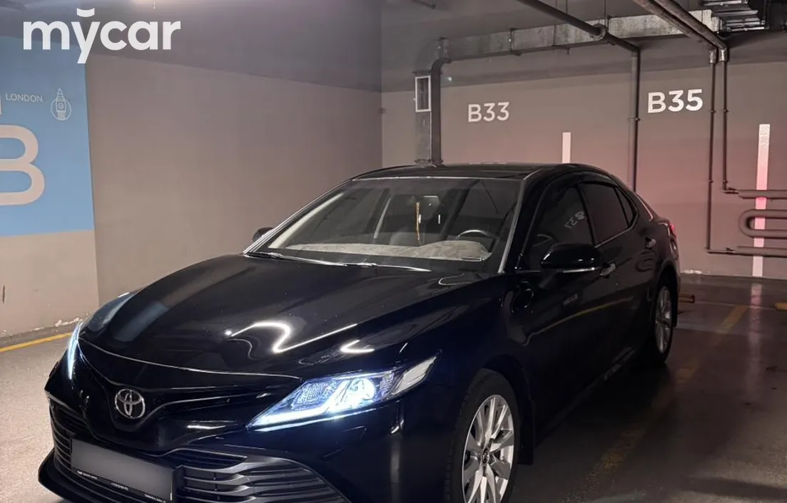 Toyota Camry 2019