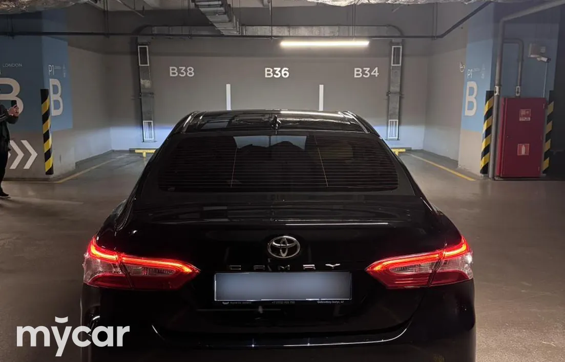 Toyota Camry 2019