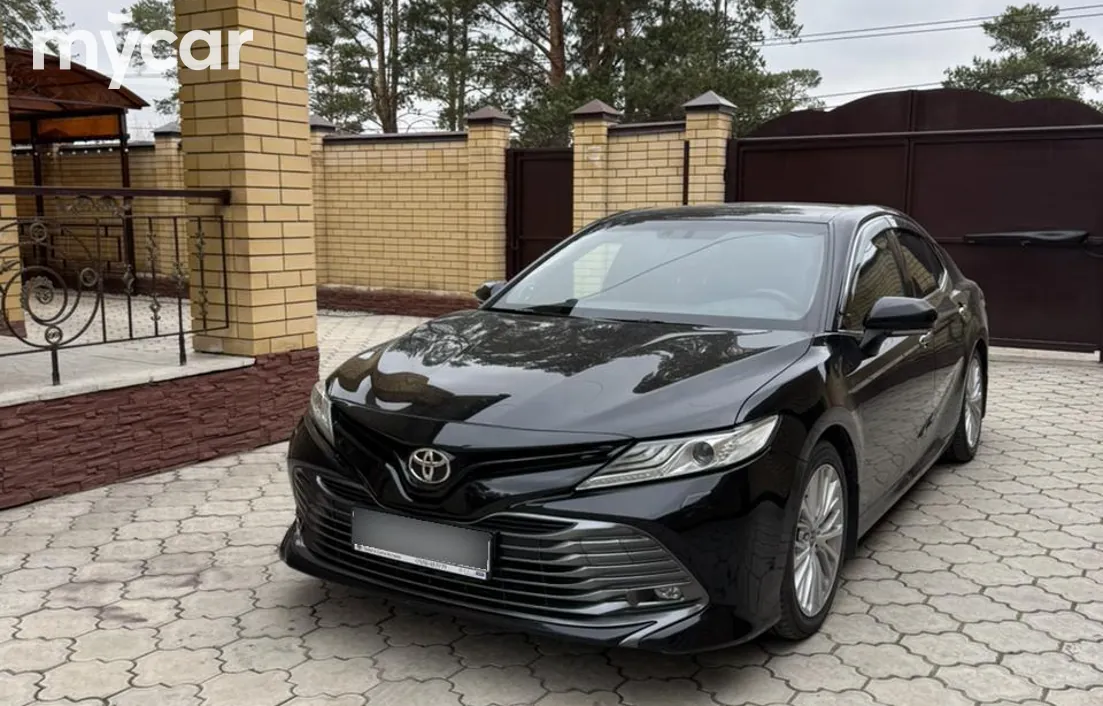 Toyota Camry 2019