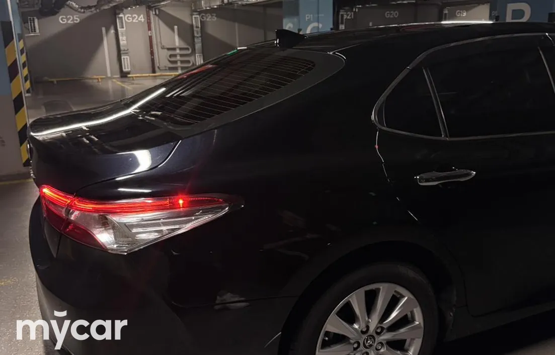 Toyota Camry 2019