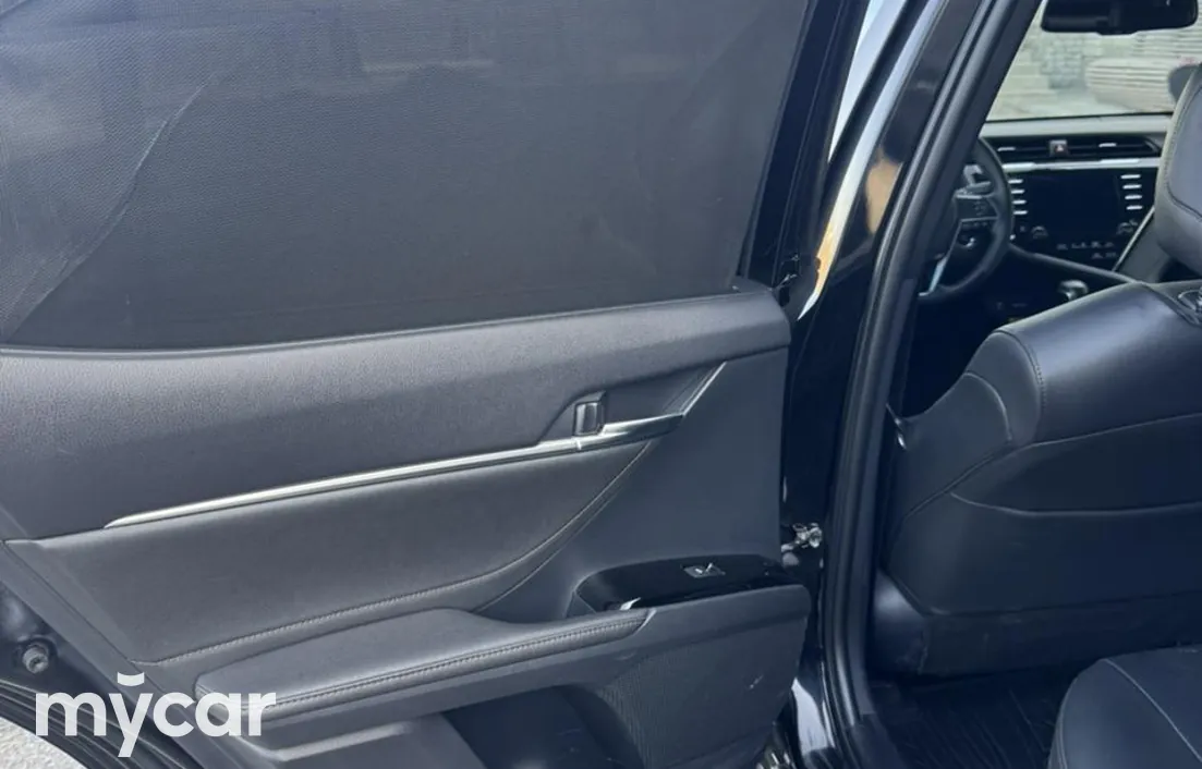 Toyota Camry 2019