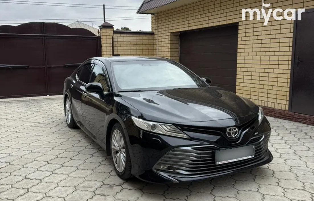 Toyota Camry 2019