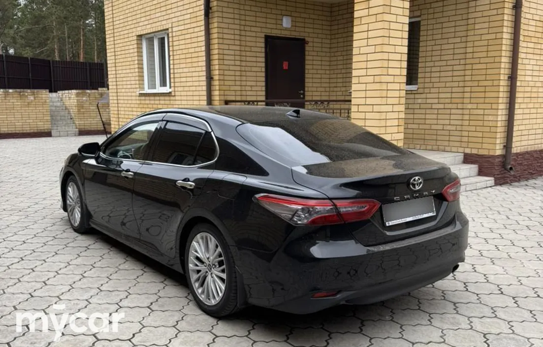 Toyota Camry 2019