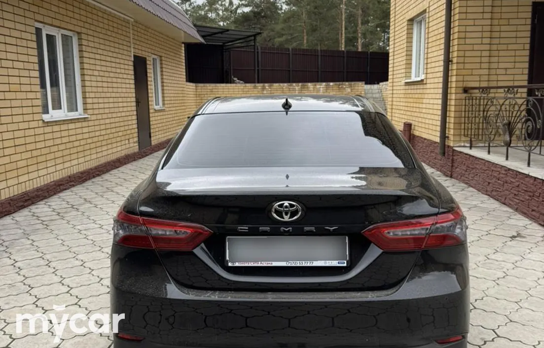 Toyota Camry 2019