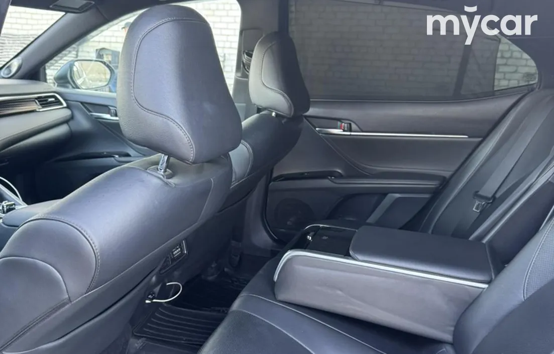 Toyota Camry 2019