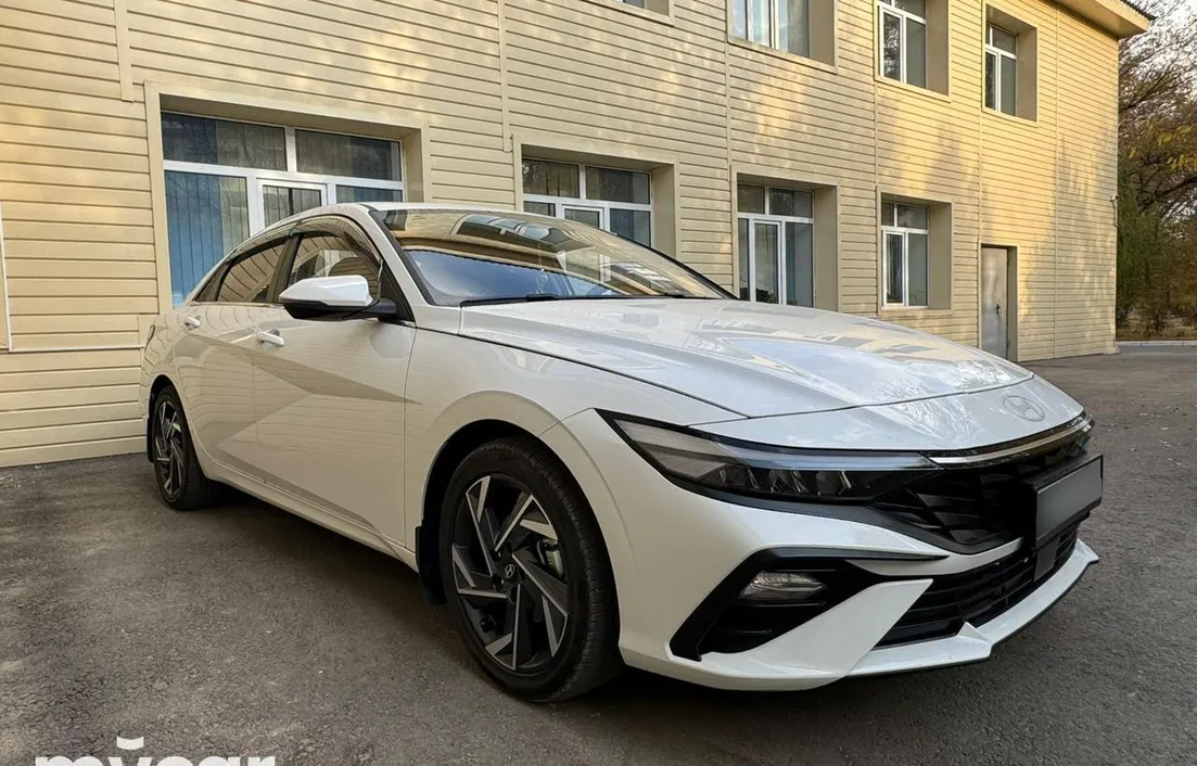Hyundai Elantra 2024