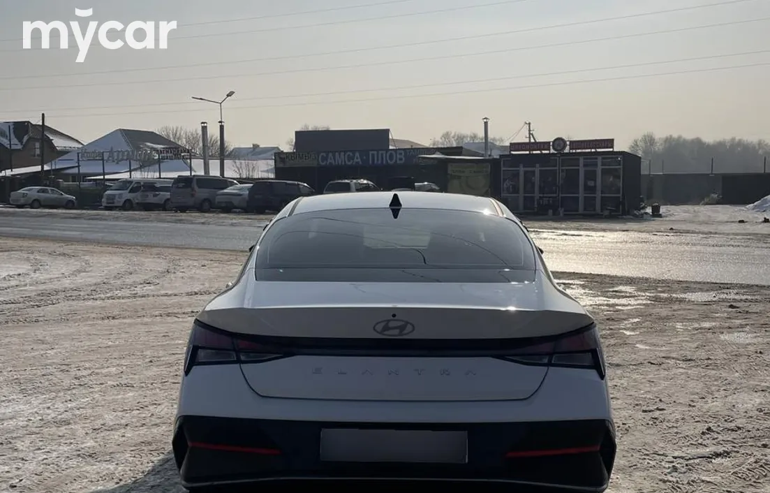 Hyundai Elantra 2023