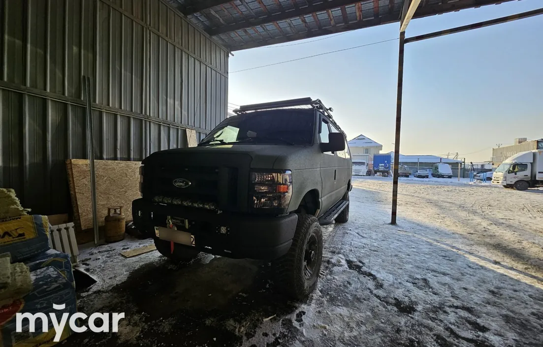 Ford Econoline 2011