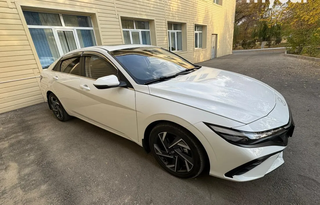 Hyundai Elantra 2024