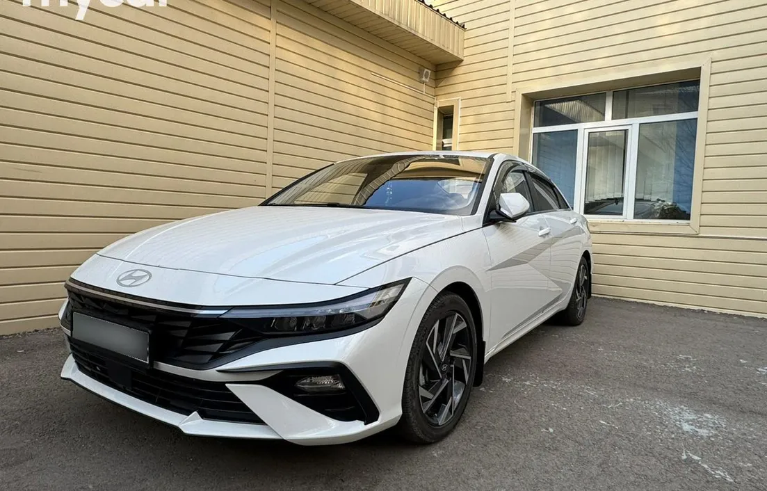Hyundai Elantra 2024