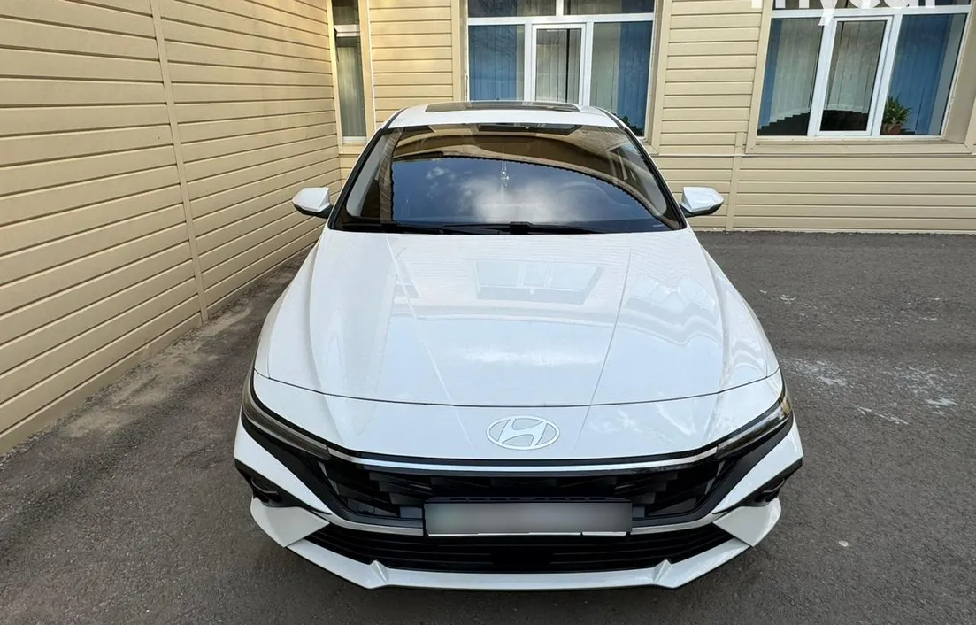 Hyundai Elantra 2024