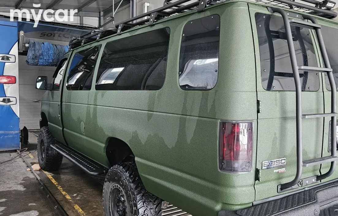 Ford Econoline 2011
