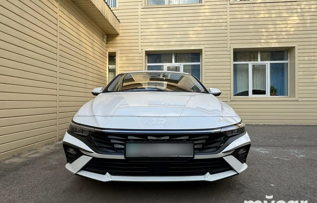 Hyundai Elantra 2024