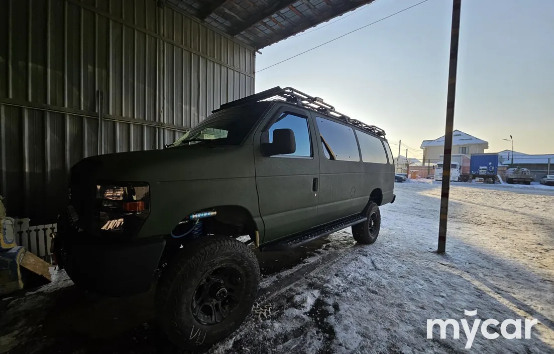 Ford Econoline 2011
