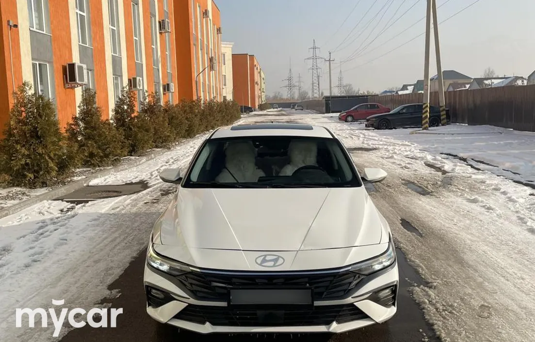 Hyundai Elantra 2023