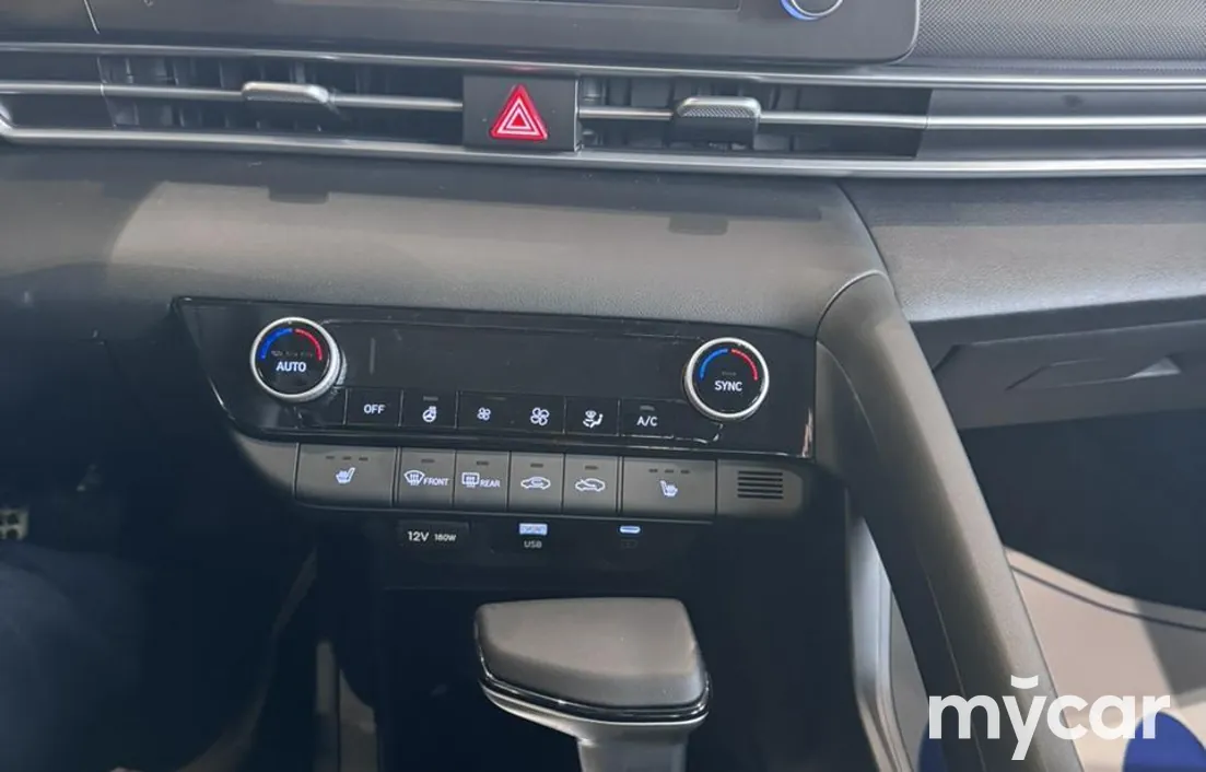 Hyundai Elantra 2024