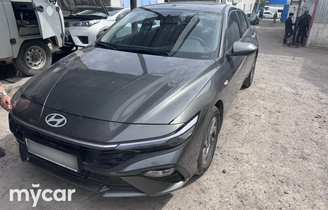 Hyundai Elantra 2024