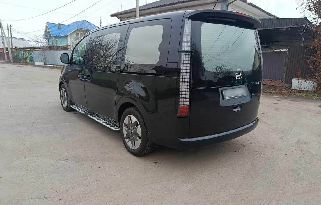 Hyundai Staria 2024