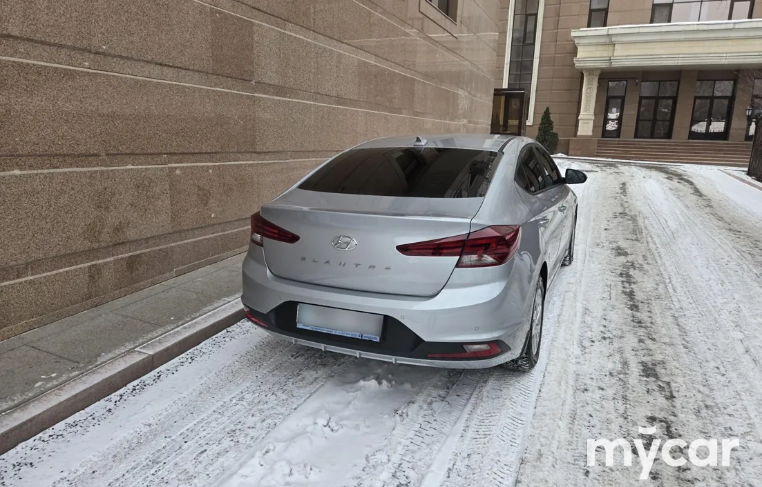Hyundai Elantra 2020