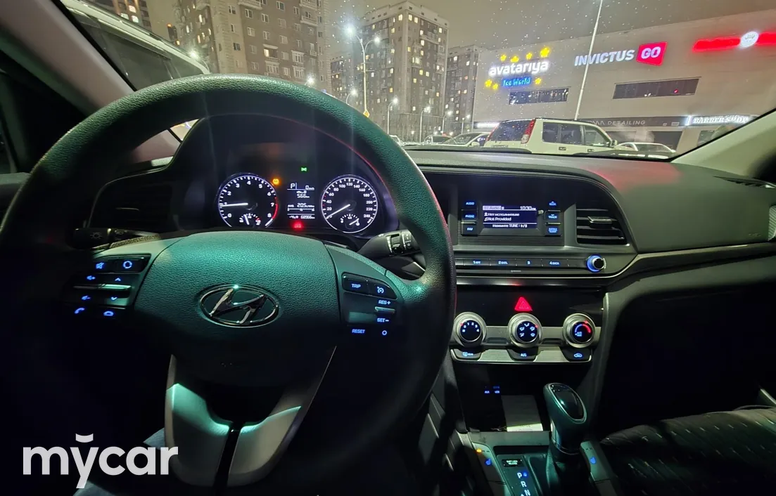 Hyundai Elantra 2020