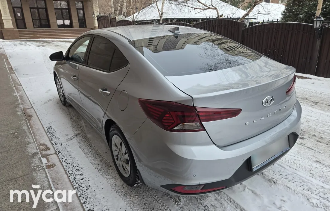 Hyundai Elantra 2020