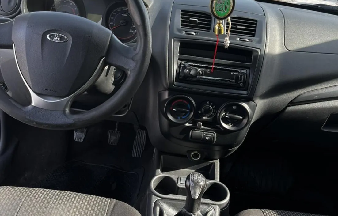 LADA Kalina 2013