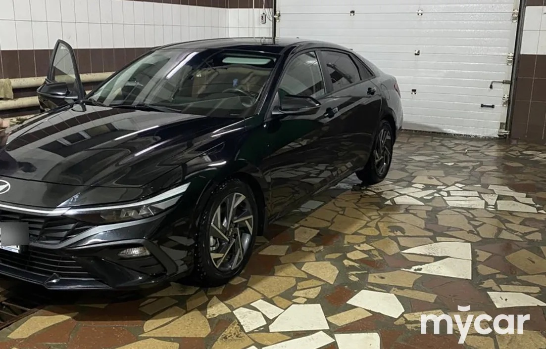 Hyundai Elantra 2024