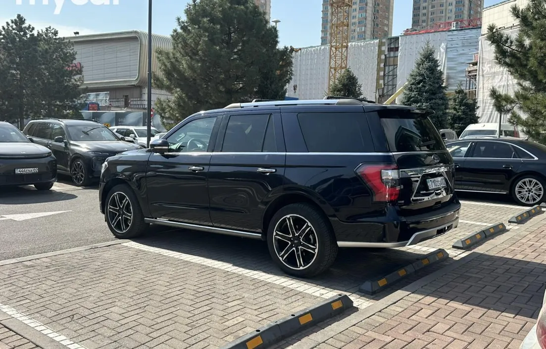 Ford Expedition 2021