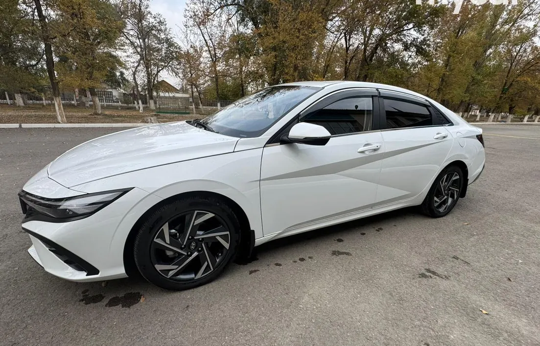 Hyundai Elantra 2024