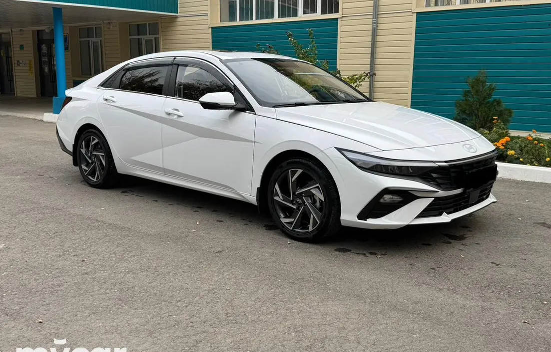Hyundai Elantra 2024