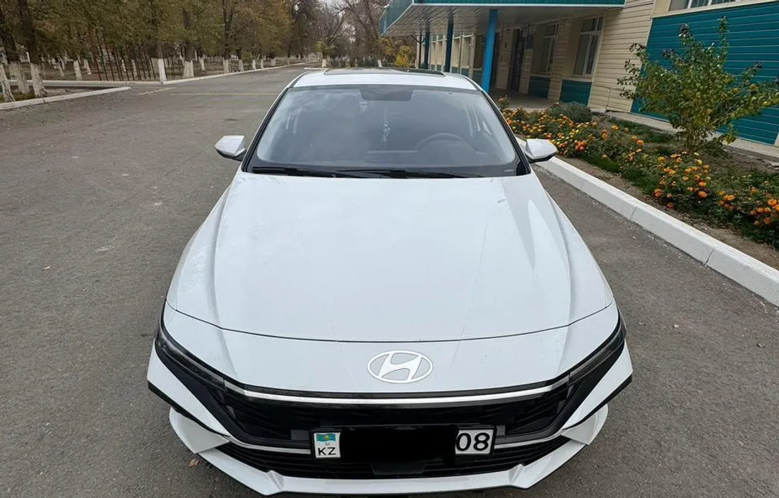 Hyundai Elantra 2024