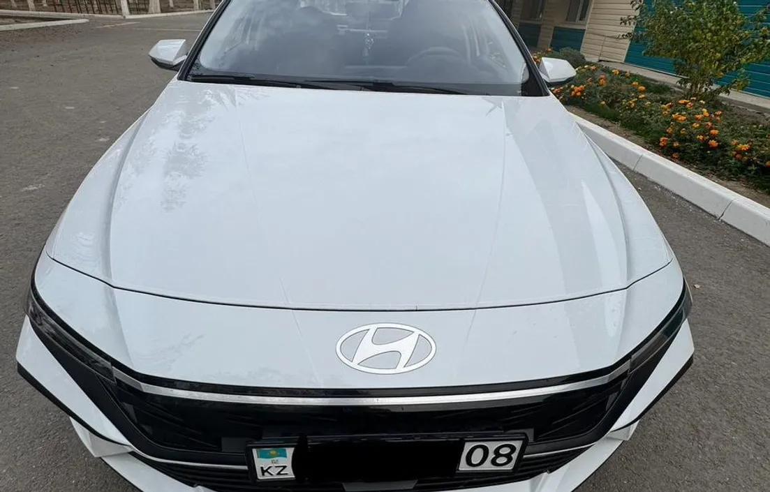 Hyundai Elantra 2024