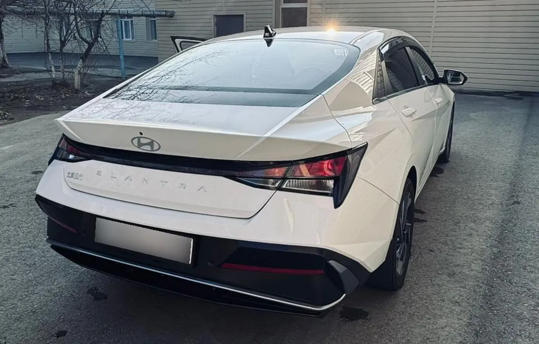Hyundai Elantra 2024