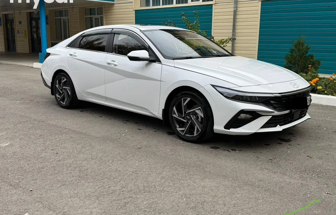 Hyundai Elantra 2024