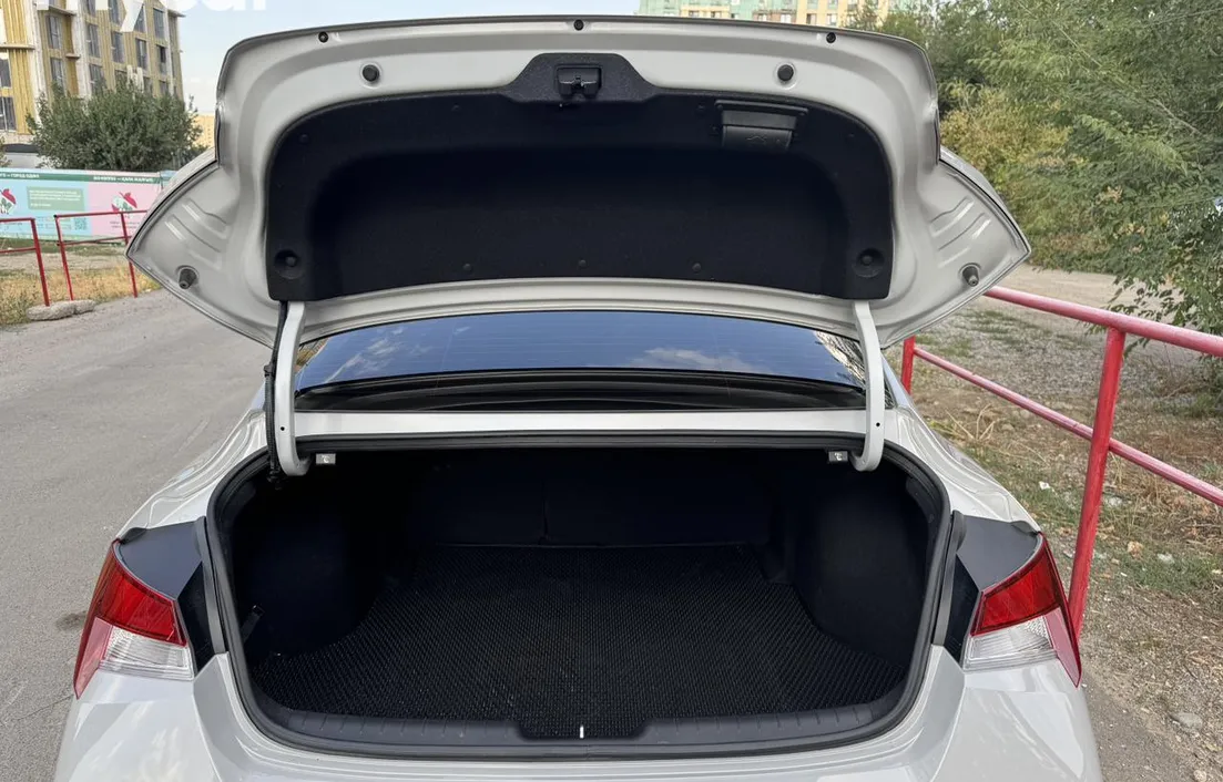 Hyundai Elantra 2024