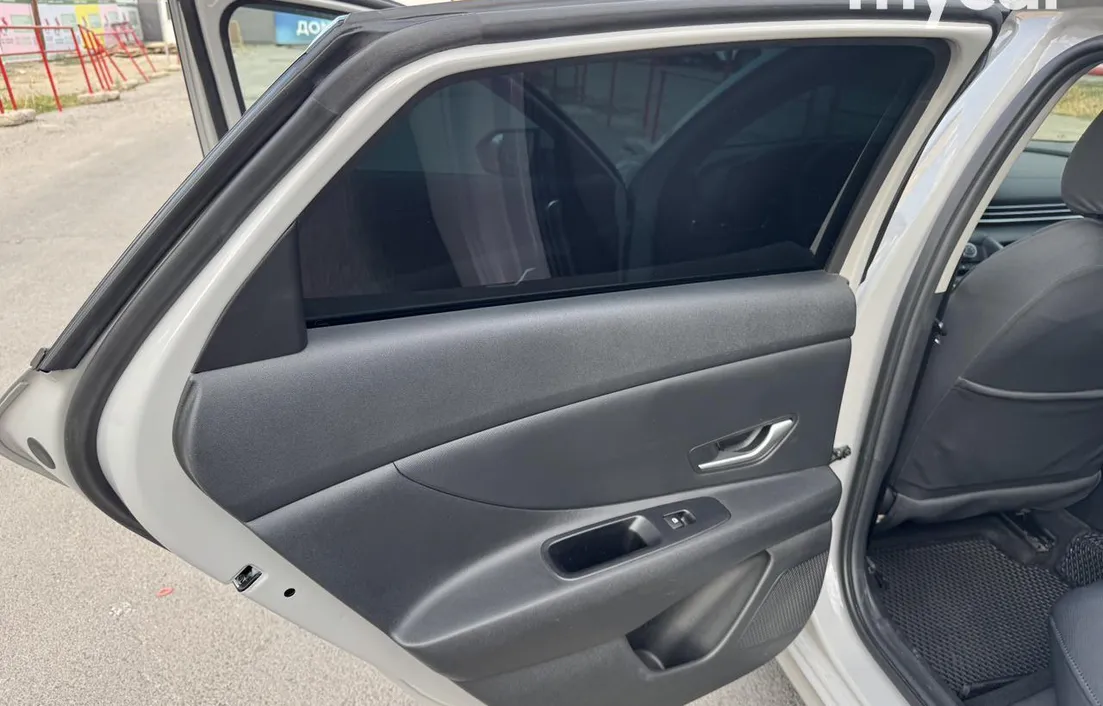 Hyundai Elantra 2024